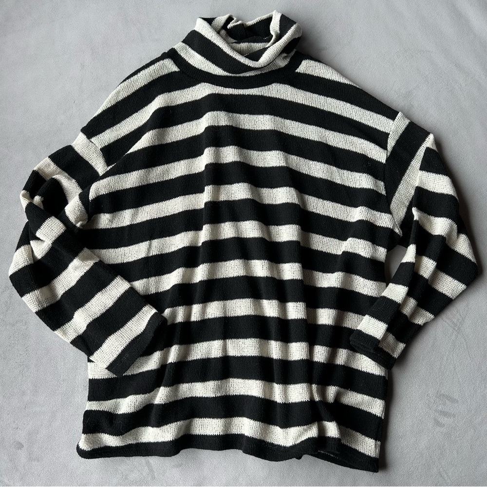 Zara ~ Striped Turtleneck Sweater ~ Women’s Size Medium